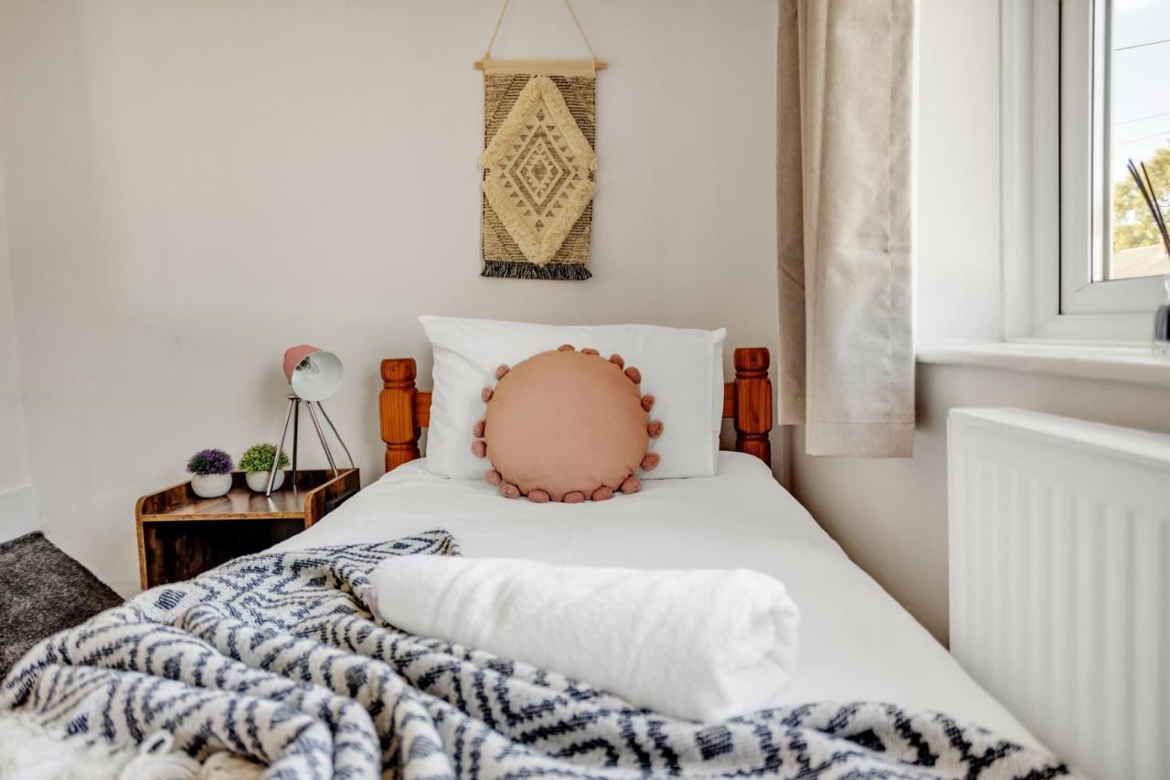 Perfect For Contractors - Canterbury - Free Parking - Ultra Wifi Esterno foto